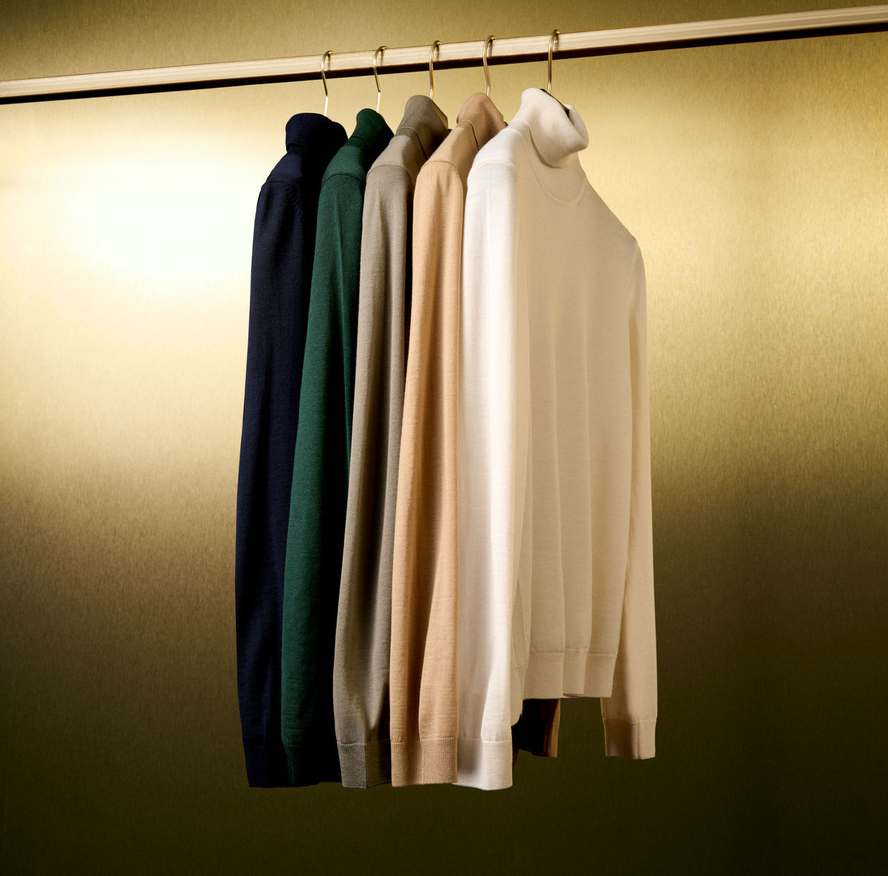 2024_BOSS_Holiday_Merino_Still_007.jpg