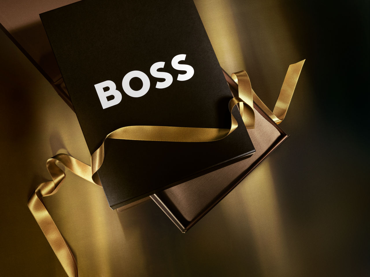 2024_BOSS_Holiday_Merino_Still_015.jpg