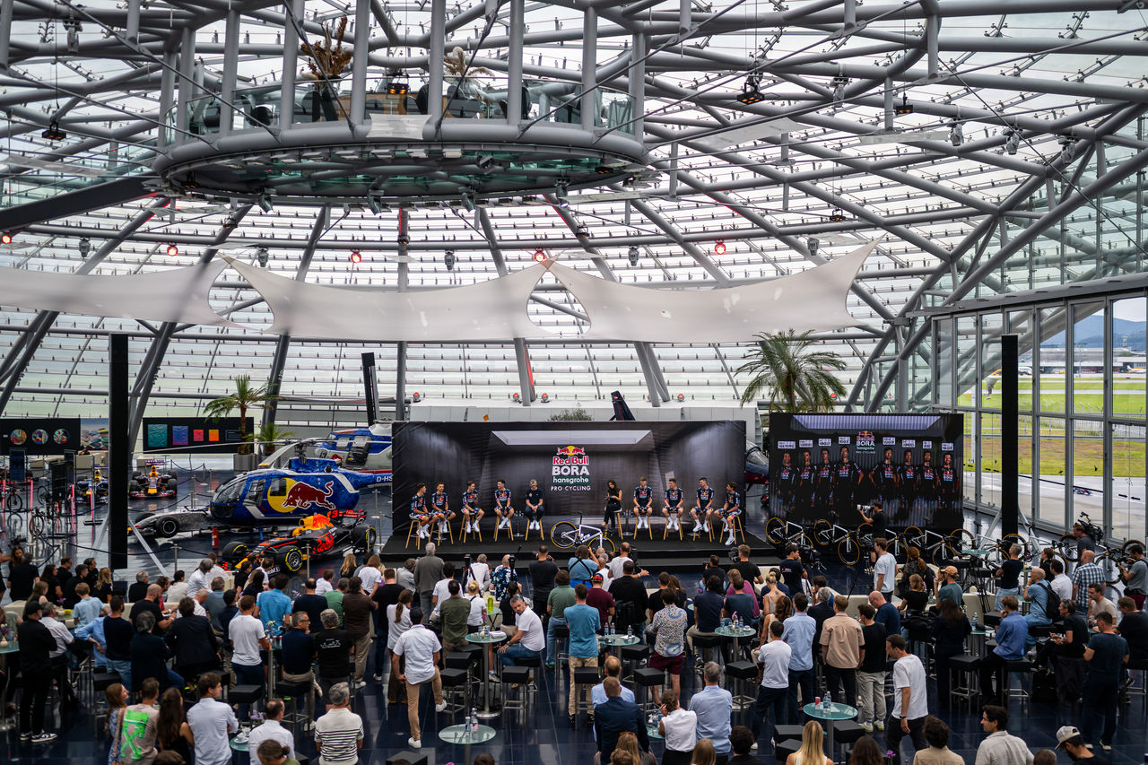 Red Bull - BORA - hansgrohe 2024