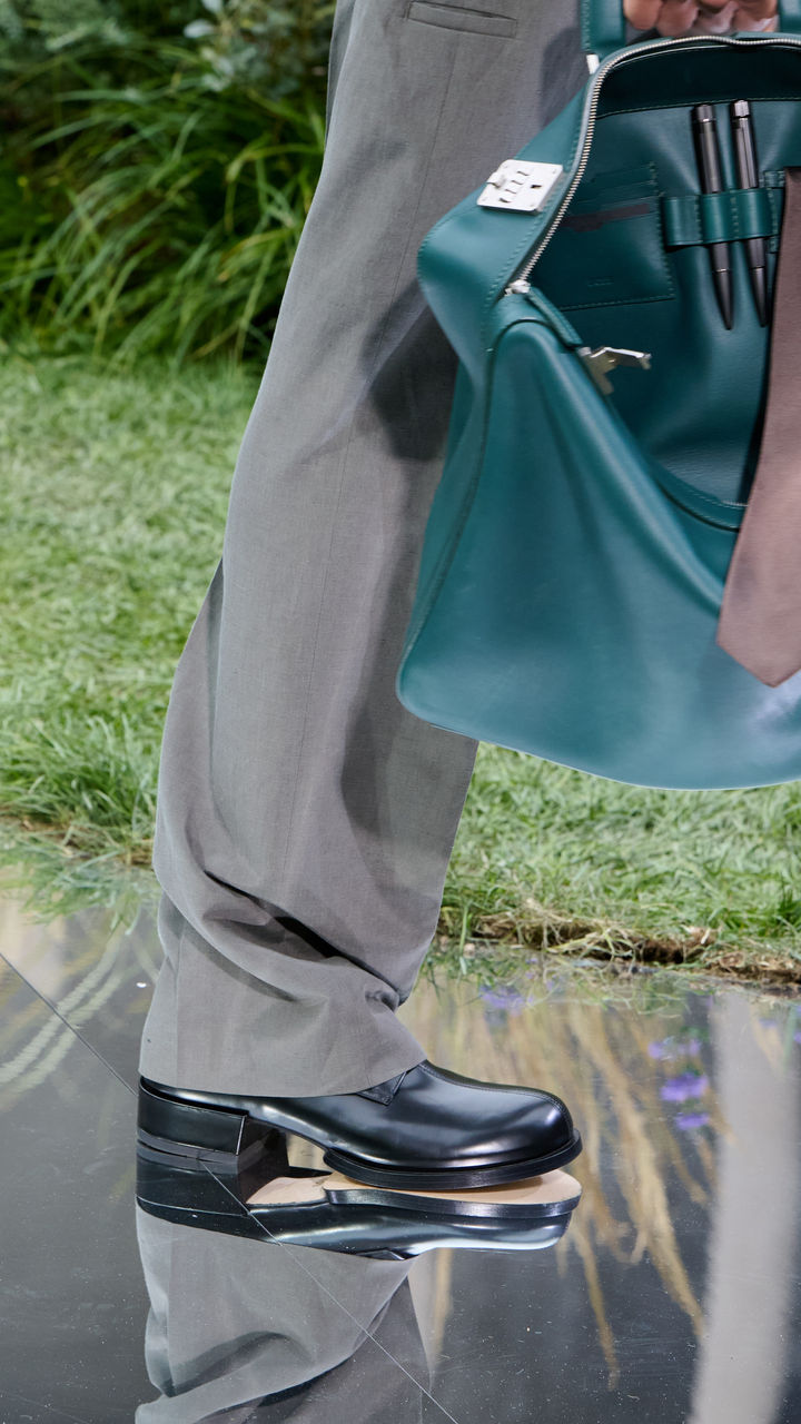 SPRING_SUMMER_2025_BOSS_FASHION_SHOW_LOOK10_9x16_020.jpg