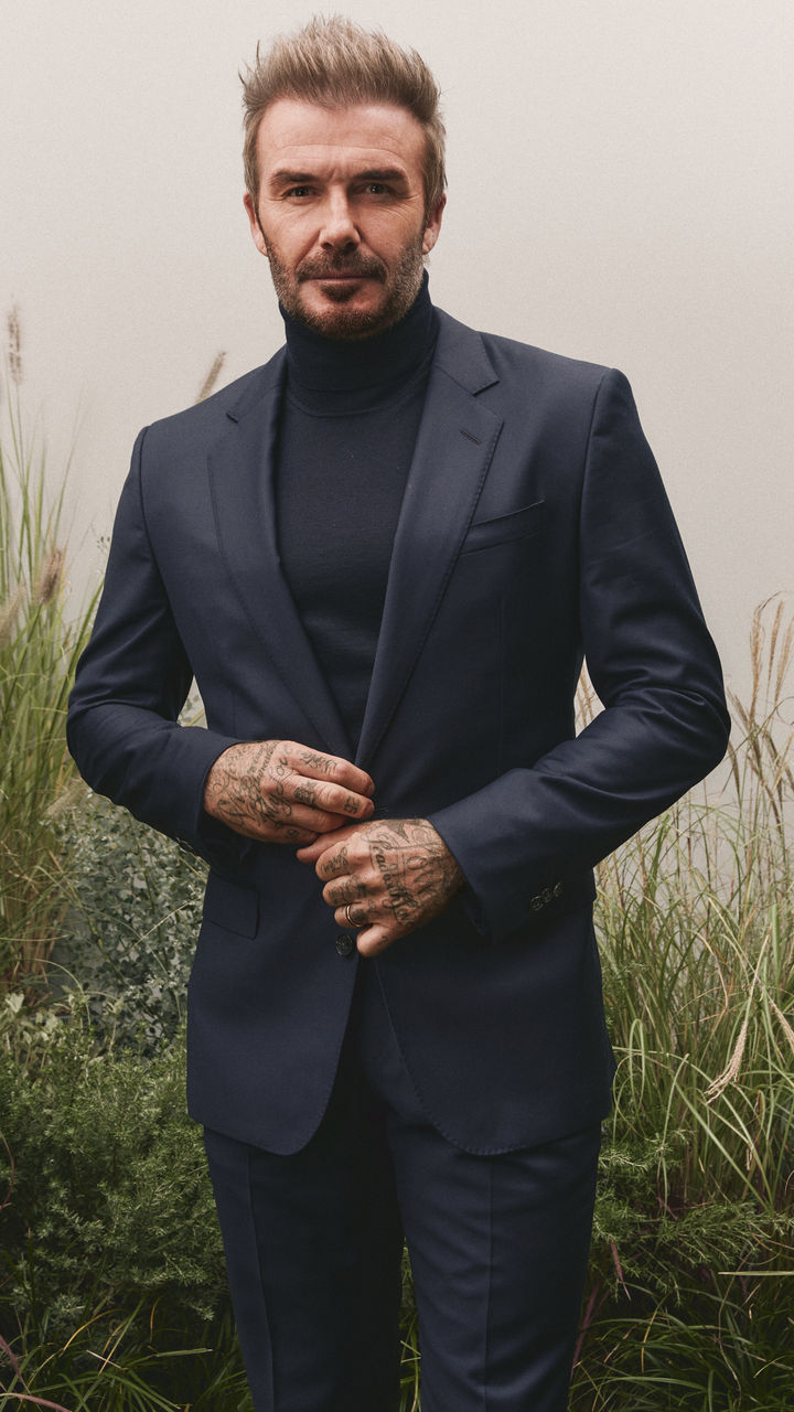 SPRING_SUMMER_2025_BOSS_FASHION_SHOW_FIRST_LOOK_WALL_9x16_David_Beckham.jpg