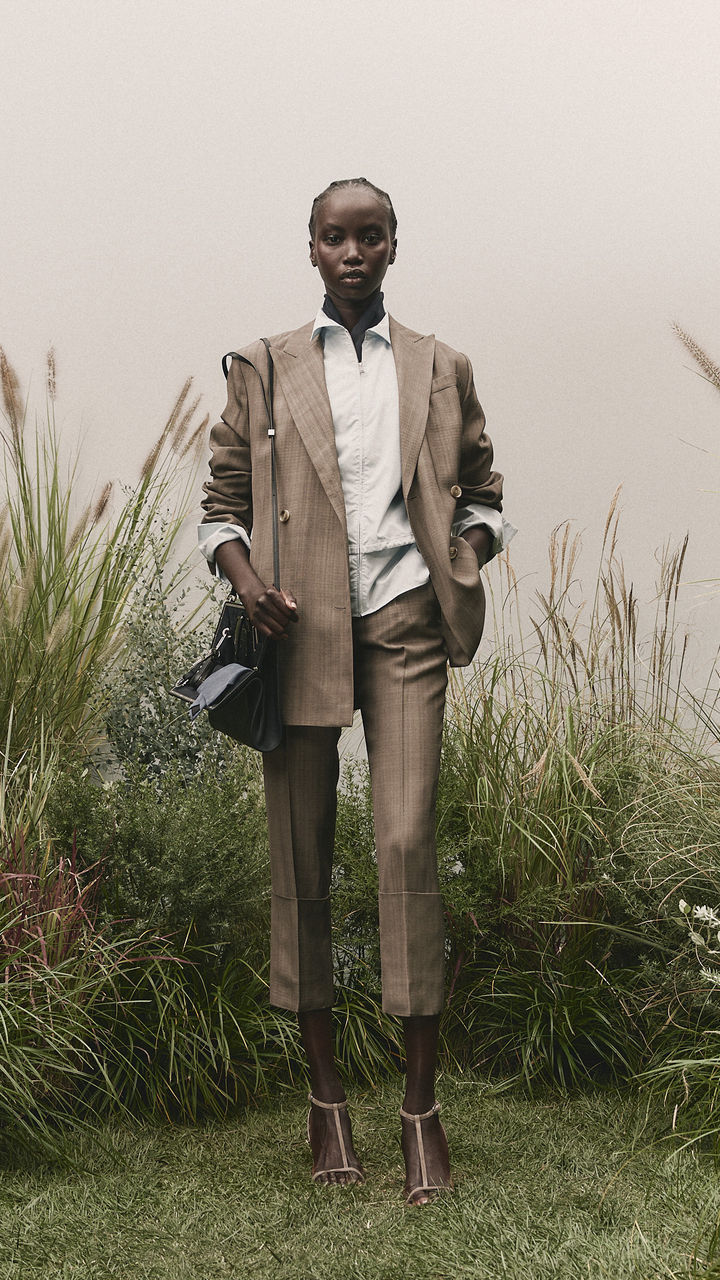 SPRING_SUMMER_2025_BOSS_FASHION_SHOW_FIRST_LOOK_WALL_Look_05_9x16_02.jpg