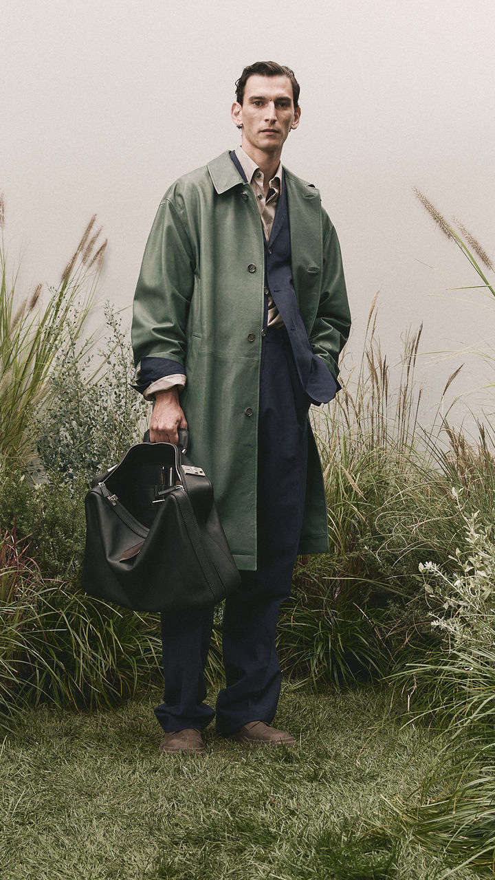 SPRING_SUMMER_2025_BOSS_FASHION_SHOW_FIRST_LOOK_WALL_Look_08_9x16_001.jpg