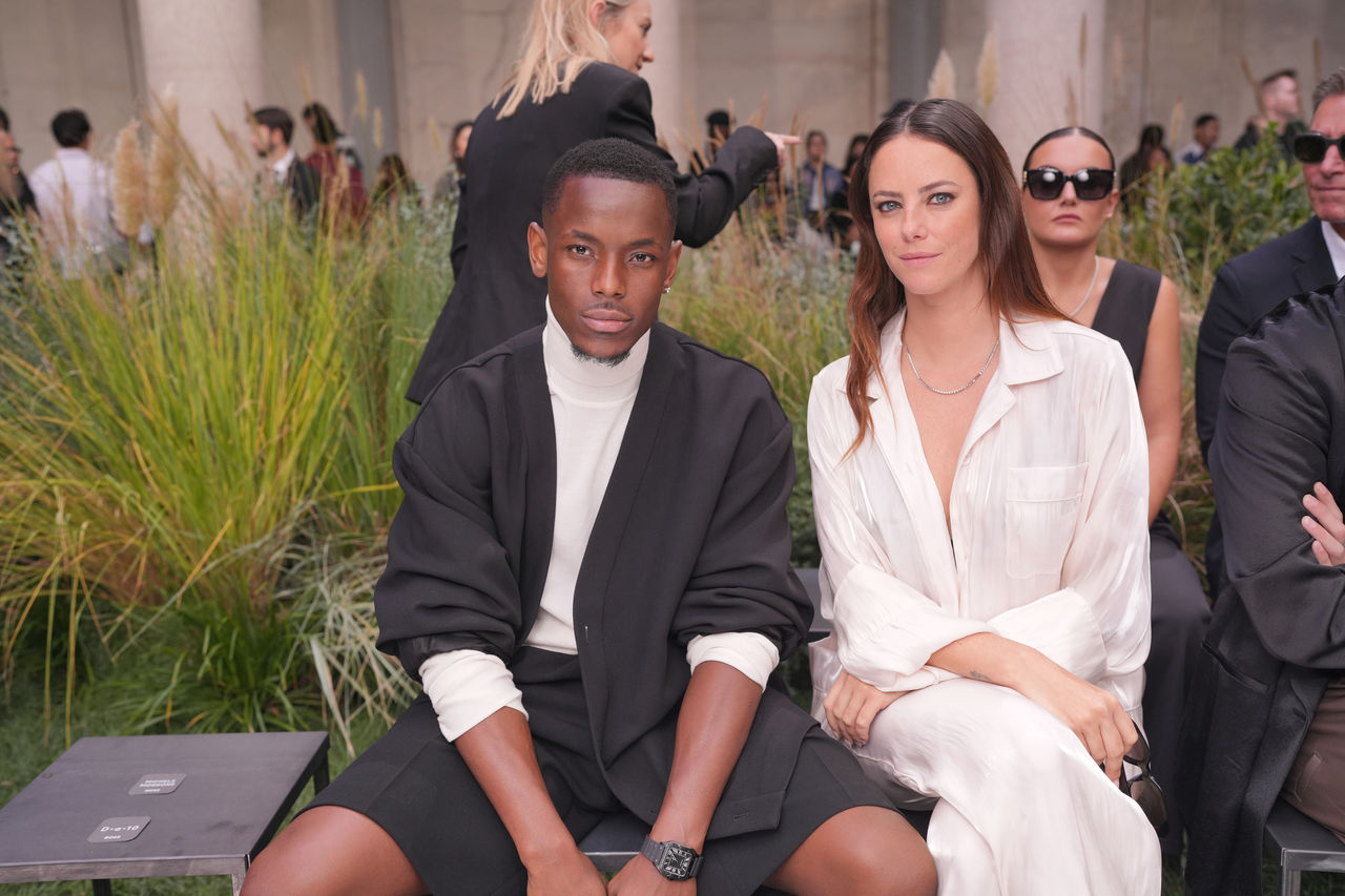 SPRING_SUMMER_2025_BOSS_FASHION_SHOW_MILAN_FRONT_ROW_Micheal_Ward_and_Kaya_Scodelario003.JPG