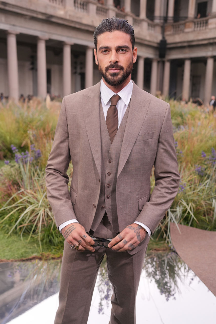 SPRING_SUMMER_2025_BOSS_FASHION_SHOW_MILAN_FRONT_ROW_Michele_Morrone_003.JPG