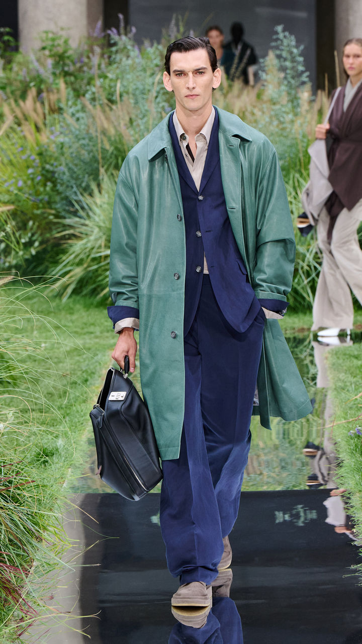 BOSS_SHOW_SPRING_SUMMER_2025_MILAN_9X16_Look_08.jpg