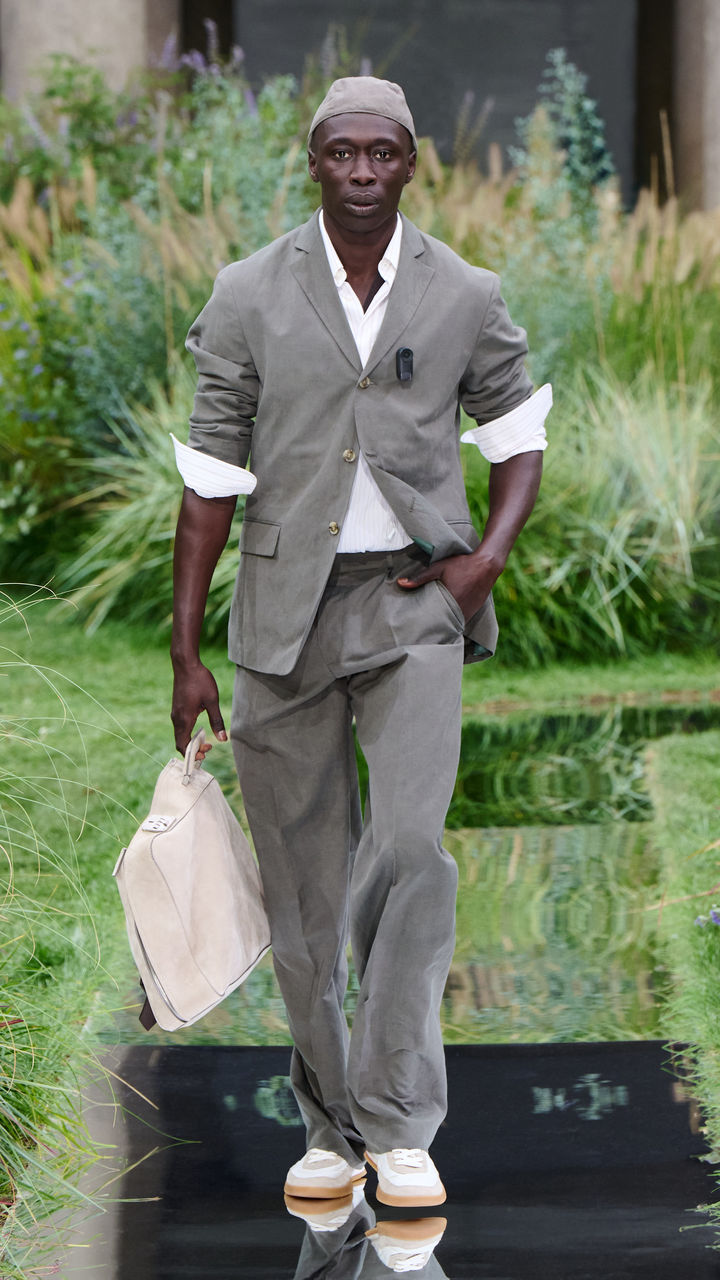 BOSS_SHOW_SPRING_SUMMER_2025_MILAN_9X16_Look_12.jpg