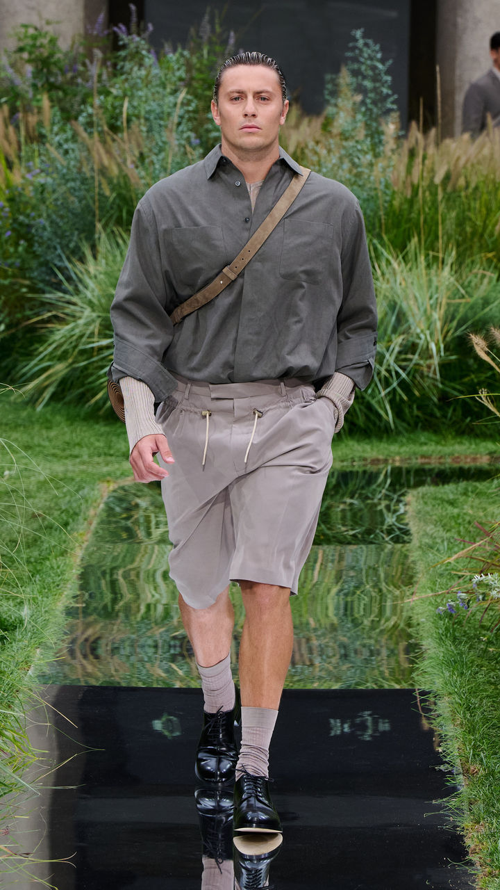 BOSS_SHOW_SPRING_SUMMER_2025_MILAN_9X16_Look_16.jpg