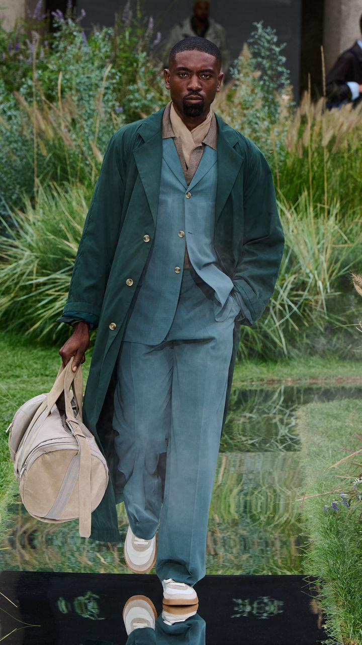 BOSS_SHOW_SPRING_SUMMER_2025_MILAN_9X16_Look_17.jpg