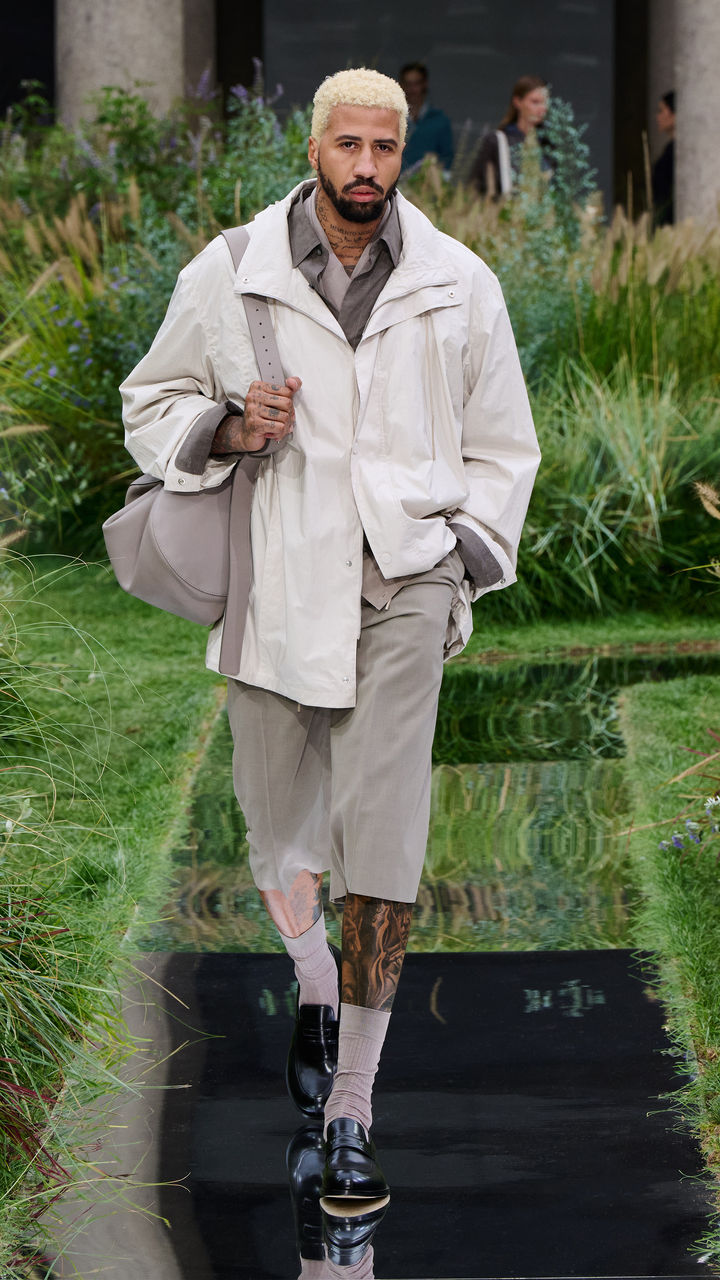 BOSS_SHOW_SPRING_SUMMER_2025_MILAN_9X16_Look_20.jpg
