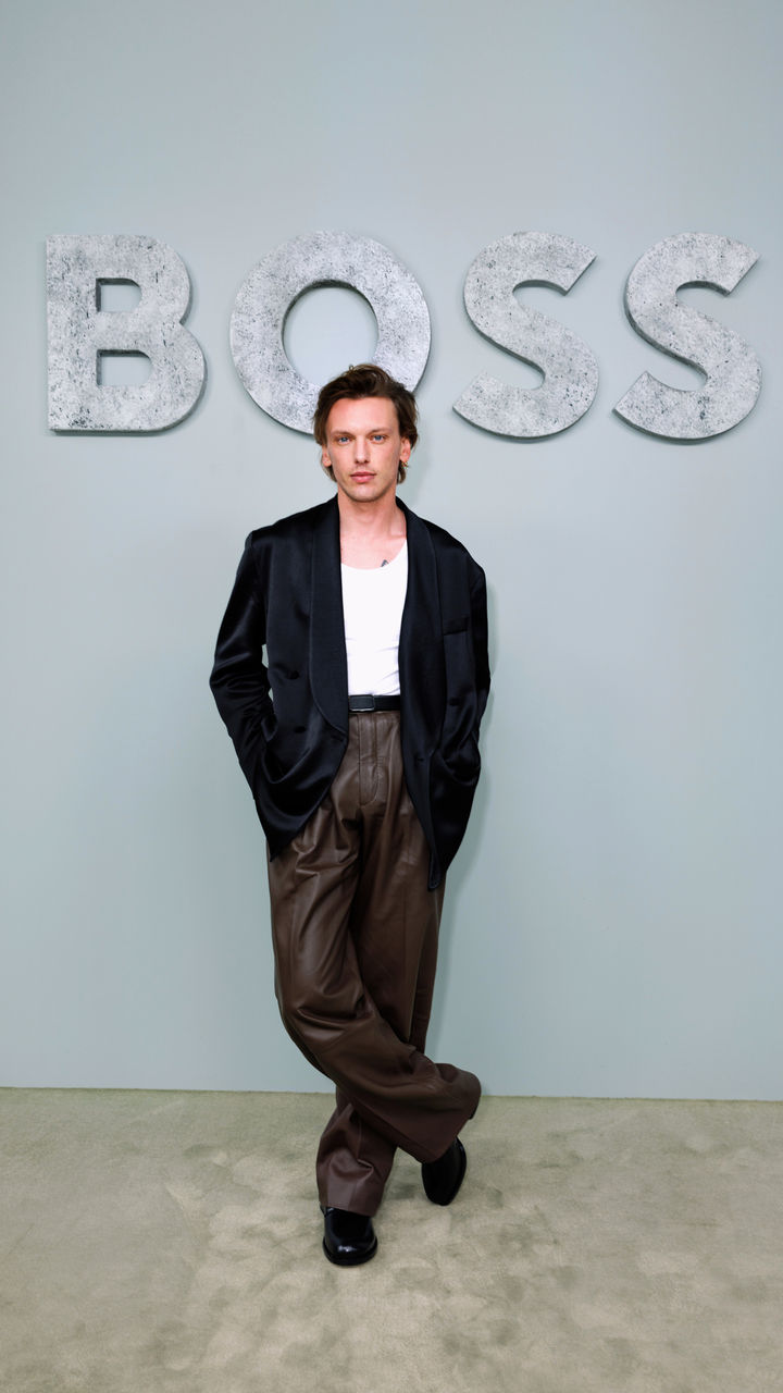 SPRING_SUMMER_2025_BOSS_FASHION_SHOW_9x16_Jamie_Campbell_Bower_1.jpg