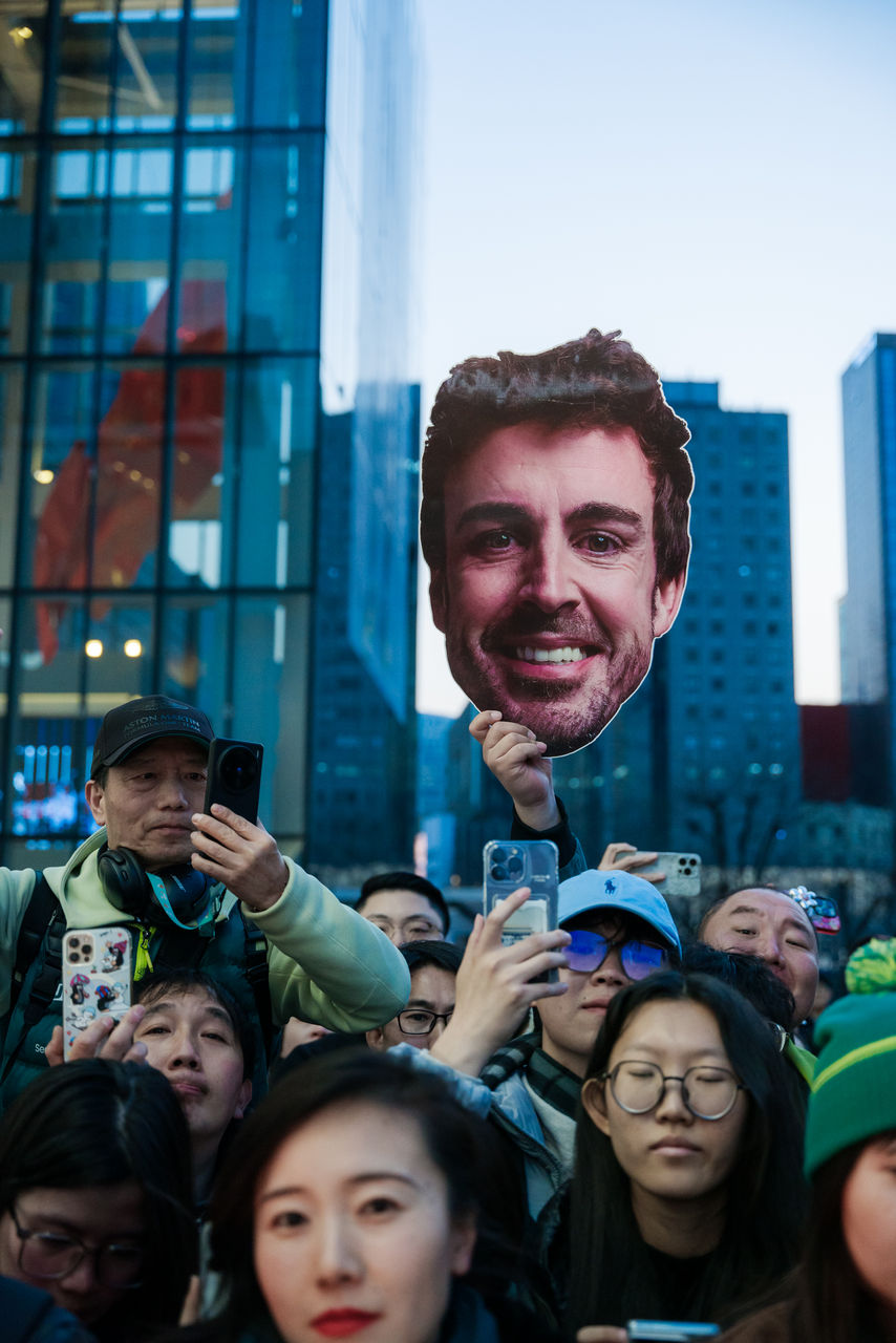 BOSS_SHANGHAI_STORE_OPENING_Fernando_Alonso_30.jpg
