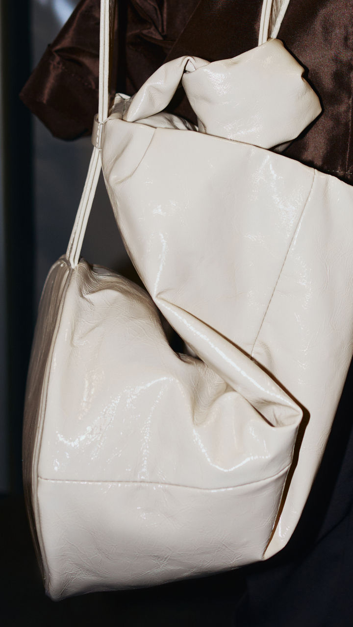 BOSS_Spring_Summer_26_Fashion_Show_BTSBackstage_9x16_014.jpg