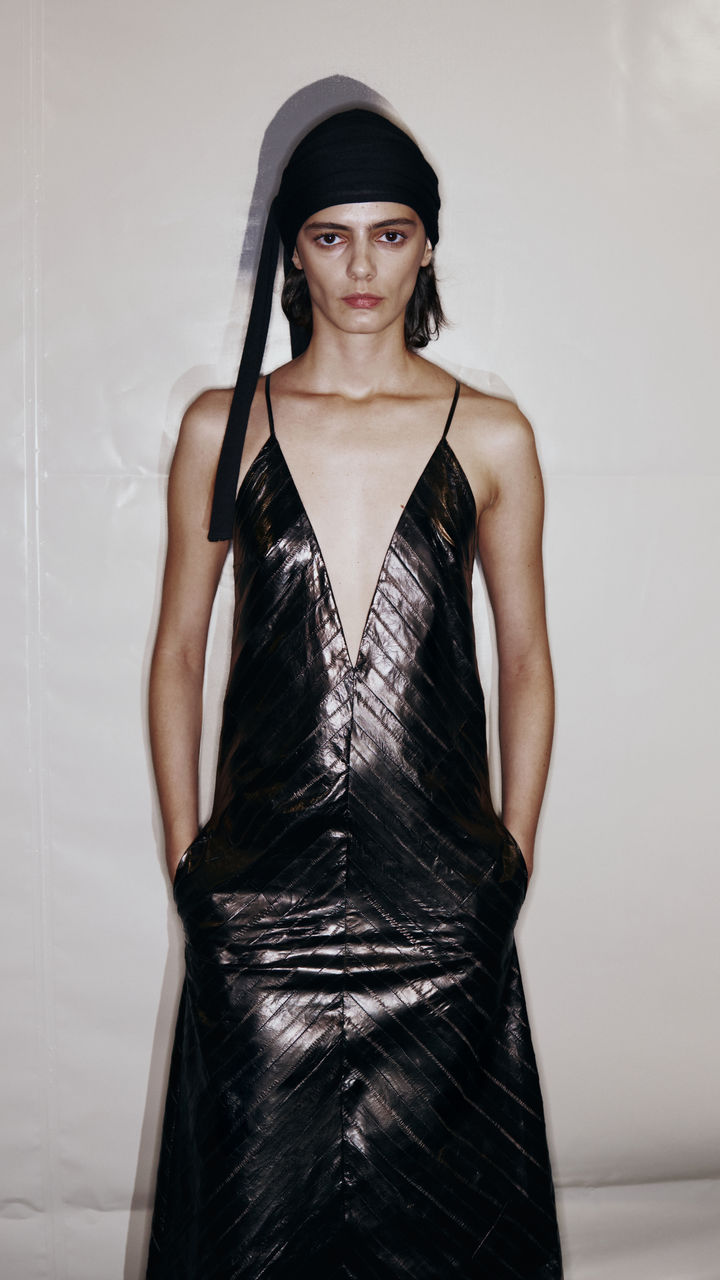 BOSS_Spring_Summer_26_Fashion_Show_BTSBackstage_9x16_017.jpg