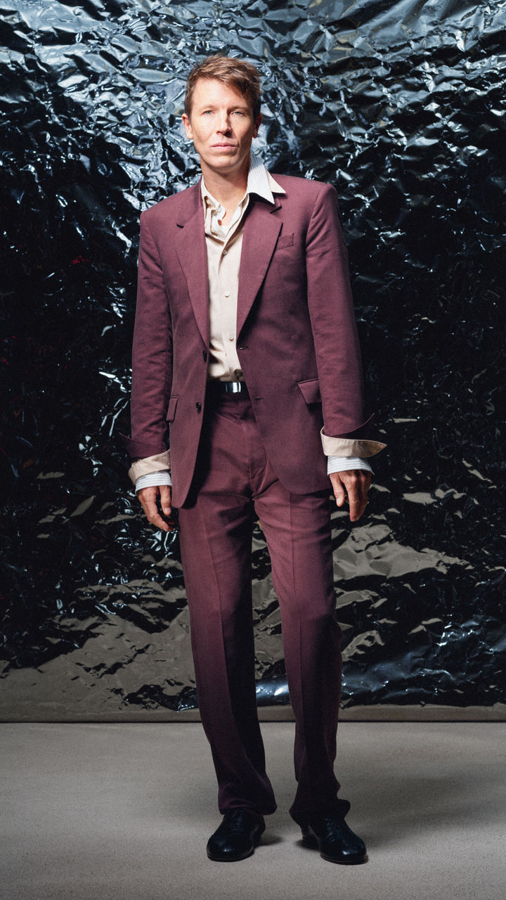 BOSS_Spring_Summer_26_Fashion_Show_First Look Wall_9x16_012.jpg