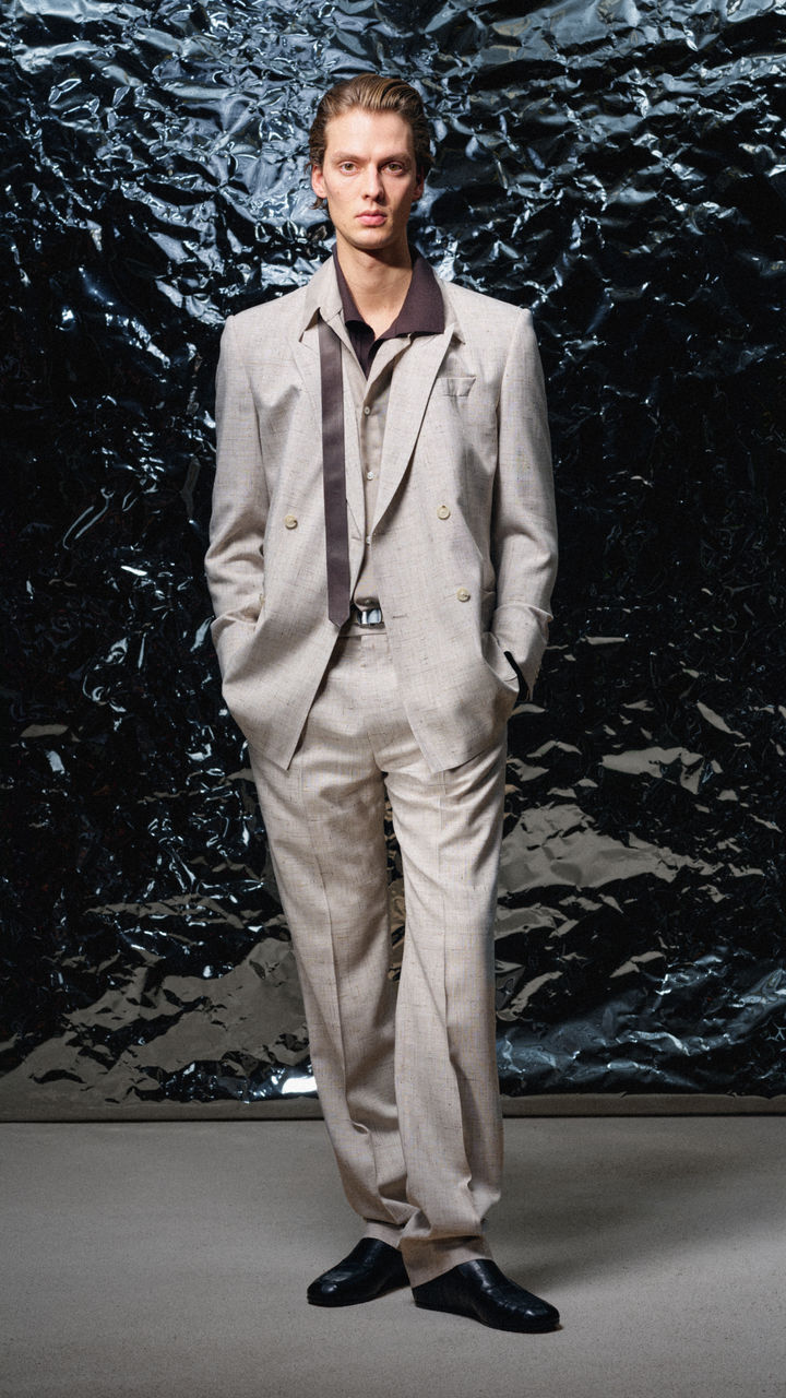 BOSS_Spring_Summer_26_Fashion_Show_First Look Wall_9x16_015.jpg
