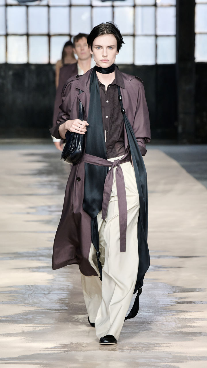 BOSS_Spring_Summer_26_Fashion_Show_RUNWAY_005_9x16.jpg