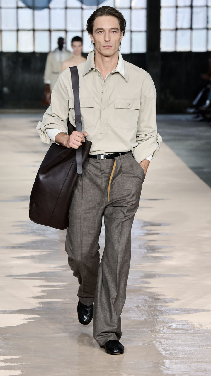 BOSS_Spring_Summer_26_Fashion_Show_RUNWAY_008_9x16.jpg