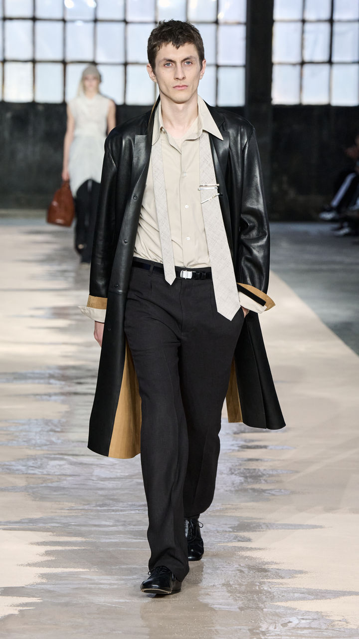 BOSS_Spring_Summer_26_Fashion_Show_RUNWAY_017_9x16.jpg