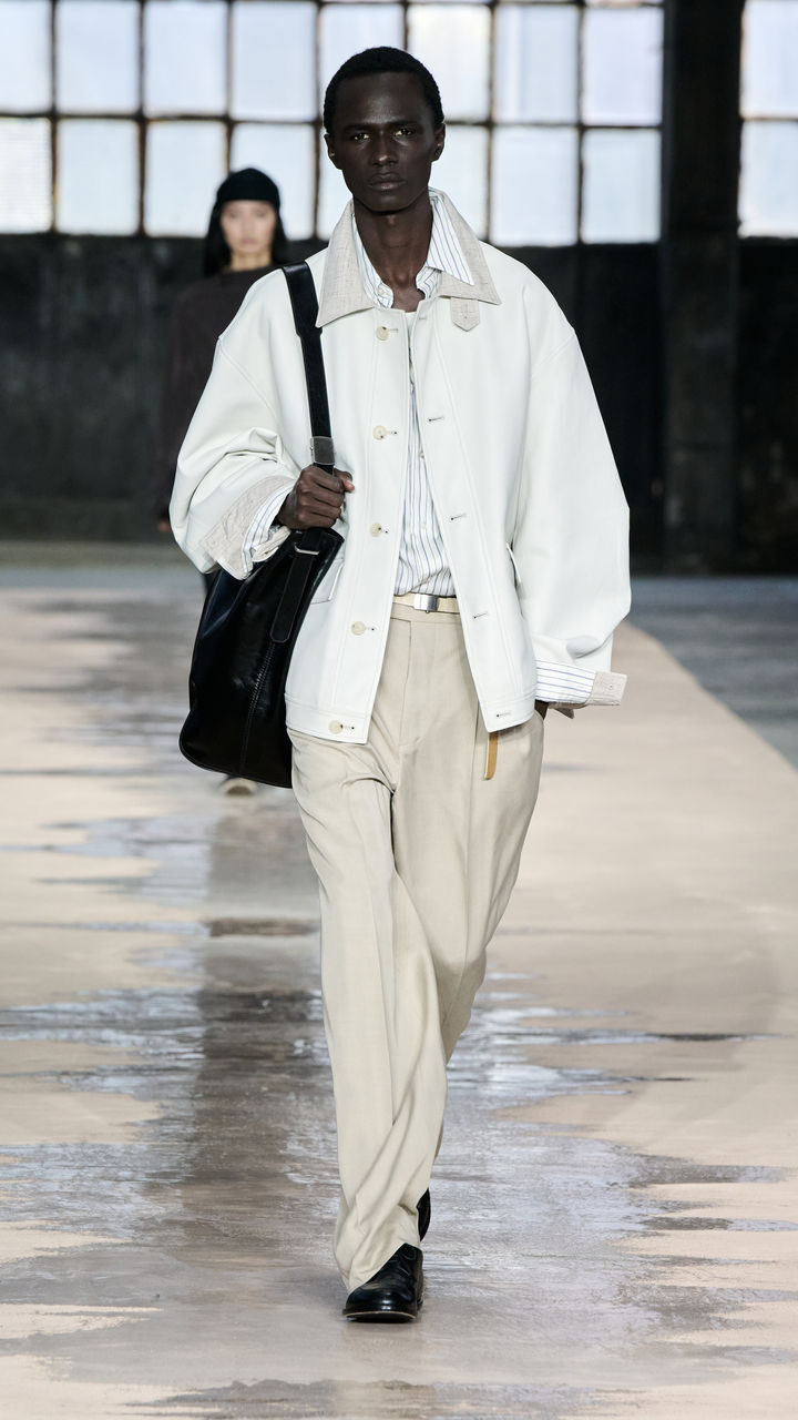 BOSS_Spring_Summer_26_Fashion_Show_RUNWAY_020_9x16.jpg