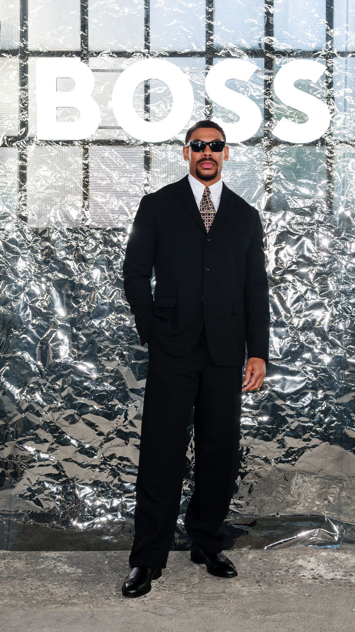 BOSS_Spring_Summer_26_Fashion_Show_LOGO_WALL_Aaron_Pierre.jpg