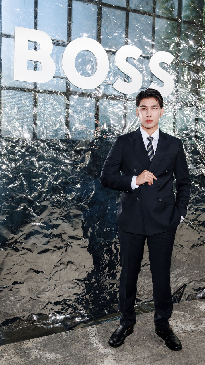 BOSS_Spring_Summer_26_Fashion_Show_LOGO_WALL_Mew_Suppasit.jpg