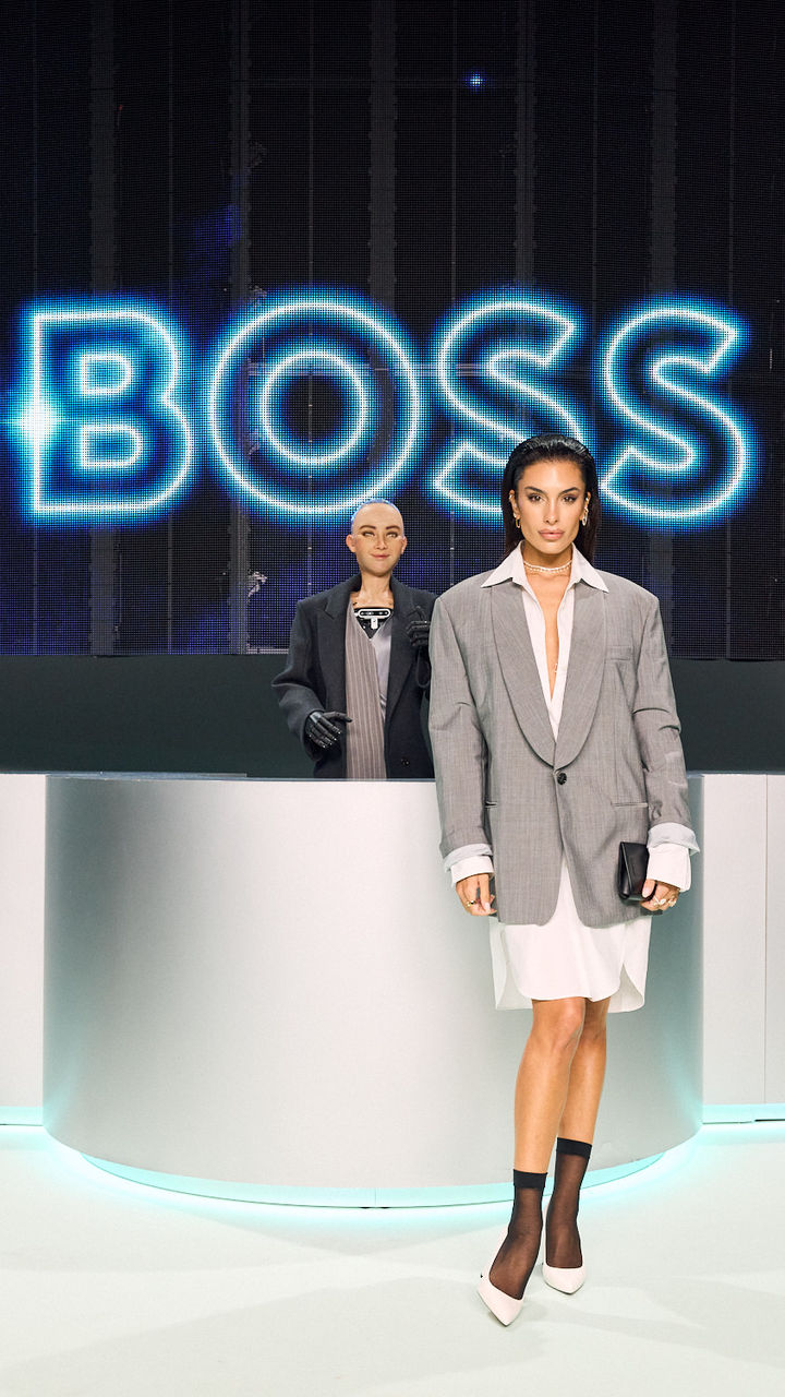 BOSS_FW23_FASHION_SHOW_Jessica_Aidi.jpg