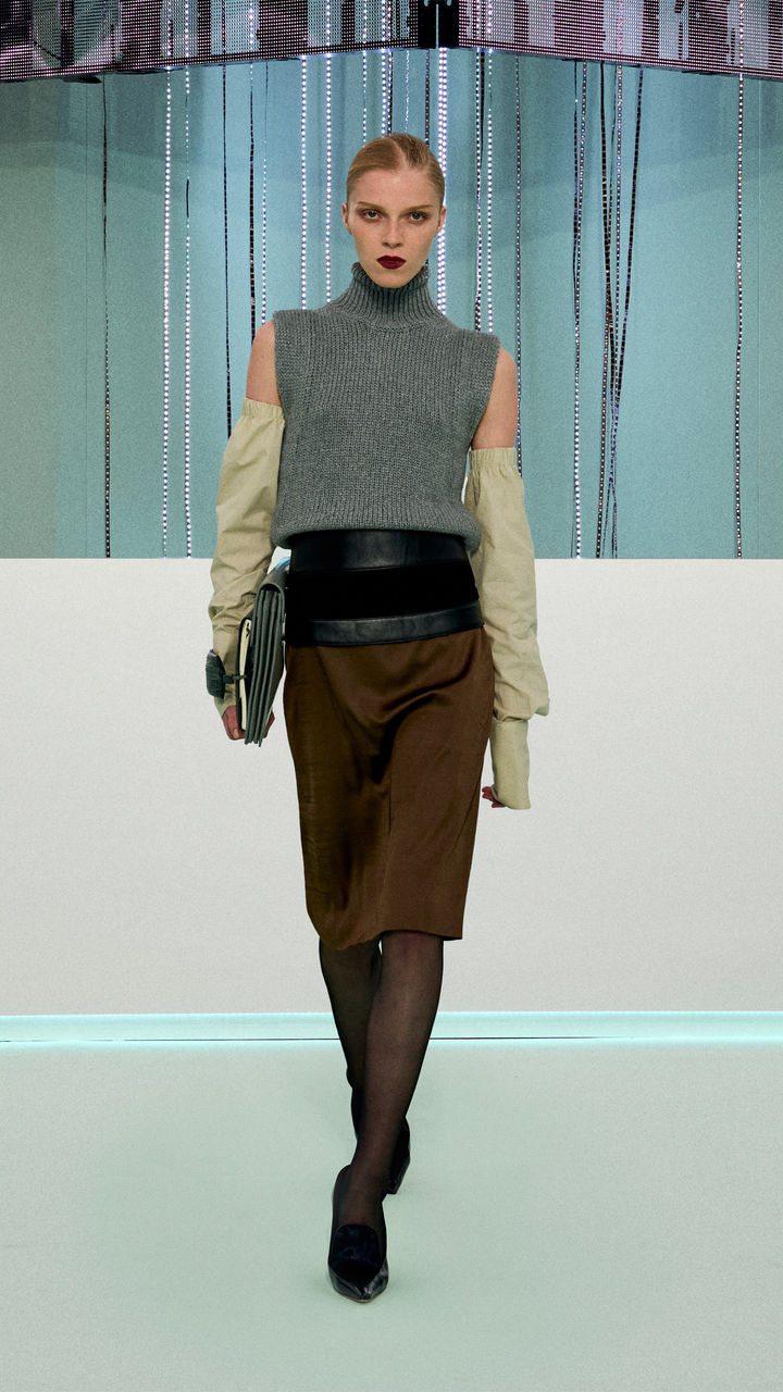 BOSS_FW23_FASHION_SHOW_Runway_Full_Look_Images_25_9x16.jpg