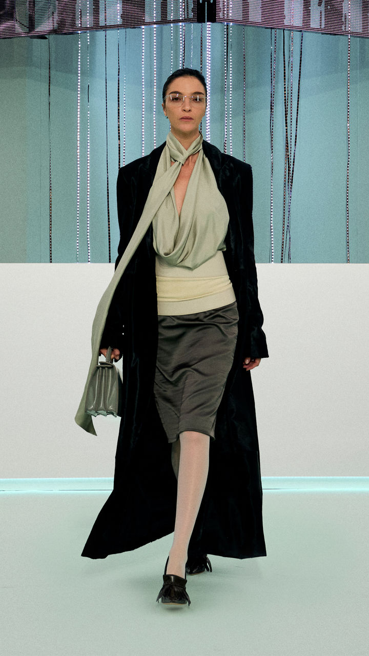 BOSS_FW23_FASHION_SHOW_Runway_Full_Look_Images_34_9x16.jpg