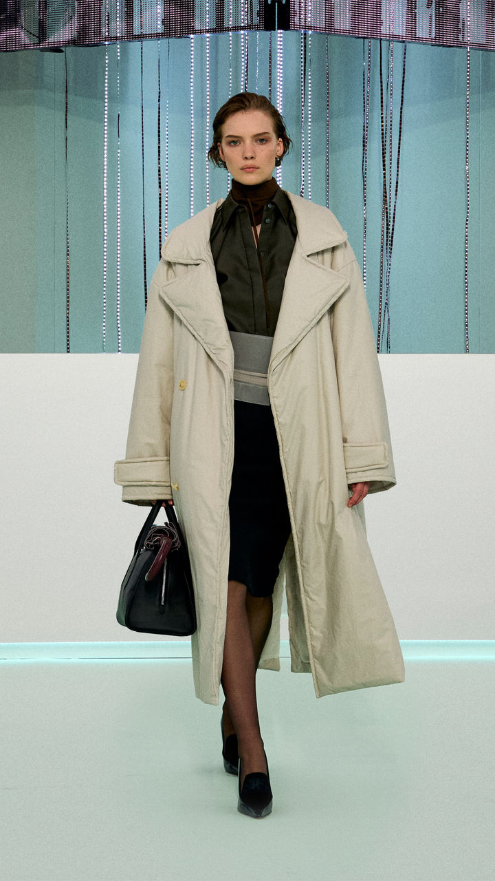 BOSS_FW23_FASHION_SHOW_Runway_Full_Look_Images_35_9x16.jpg