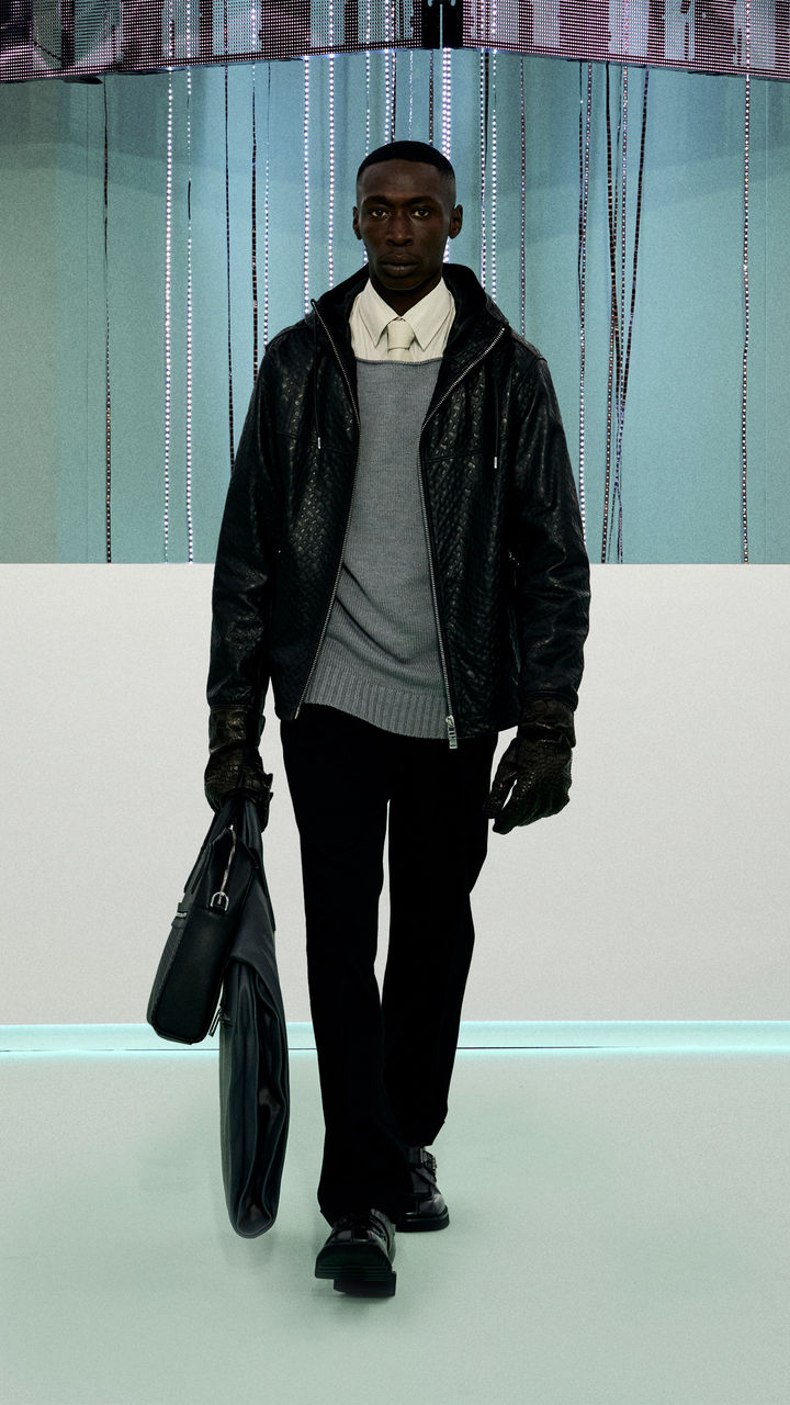 BOSS_FW23_FASHION_SHOW_Runway_Full_Look_Images_45_9x16.jpg