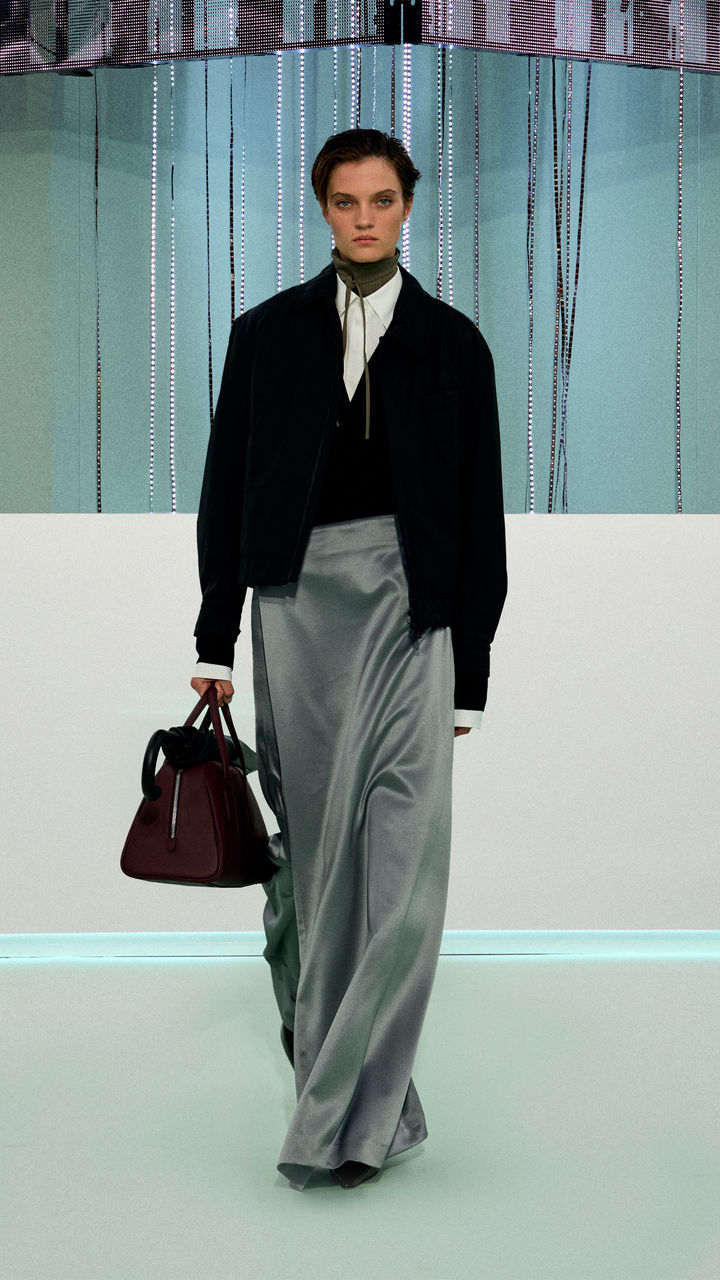 BOSS_FW23_FASHION_SHOW_Runway_Full_Look_Images_48_9x16.jpg