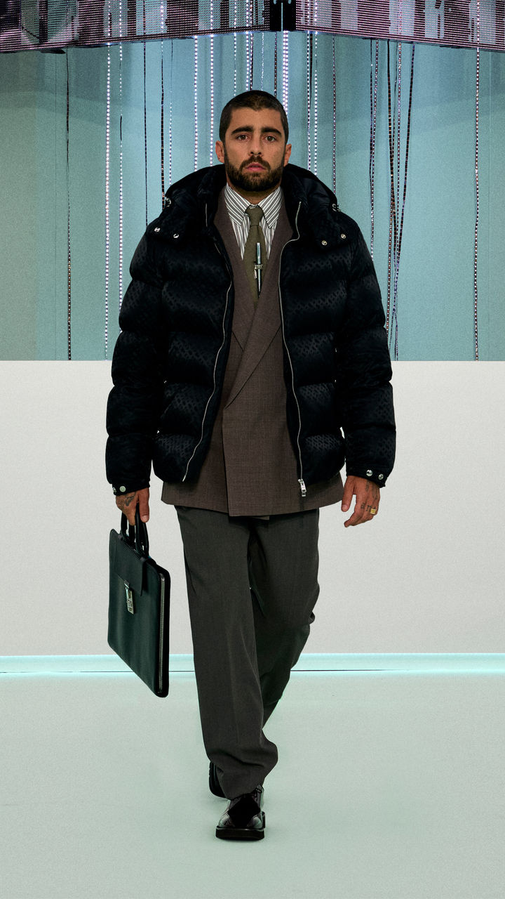 BOSS_FW23_FASHION_SHOW_Runway_Full_Look_Images_52_9x16.jpg