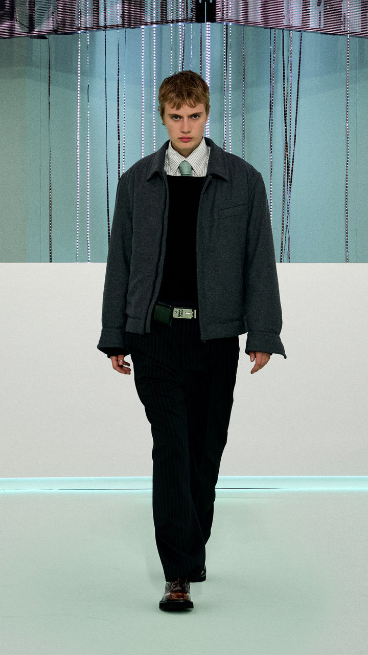 BOSS_FW23_FASHION_SHOW_Runway_Full_Look_Images_57_9x16.jpg