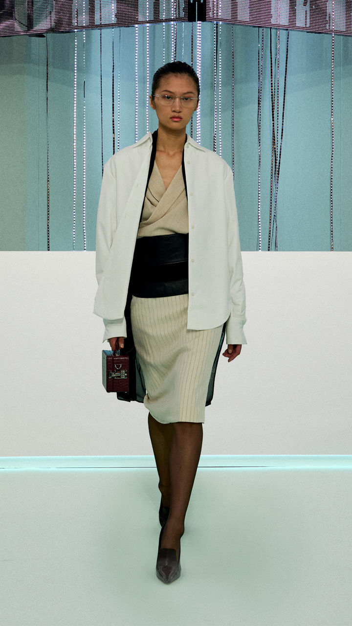 BOSS_FW23_FASHION_SHOW_Runway_Full_Look_Images_58_9x16.jpg