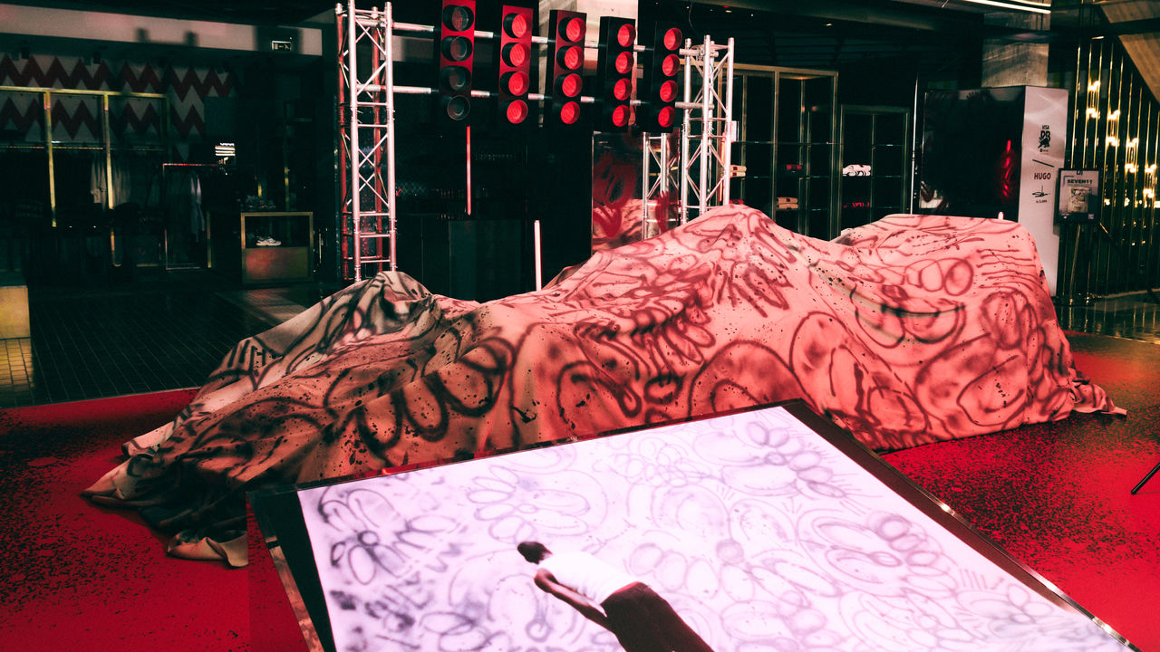 2025_HUGO_Flannels_Slawn_Car_Reveal_Atmosphere_16x9_002.jpg