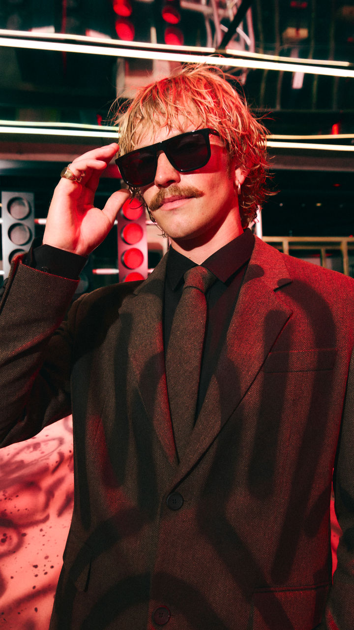 2025_HUGO_Flannels_Slawn_Car_Reveal_Josef_Michael_9x16_001.jpg